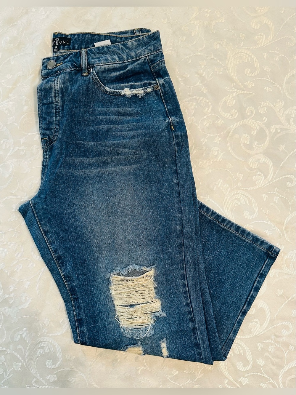 NWOT One 5 One Distressed Straight-Leg Jeans in Dark Blue - 14
